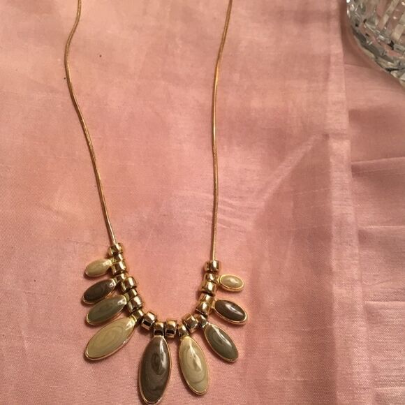 Goldtone Snake Chain with Green Pedals - Picture 2 of 6